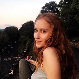 Meet your Posher, Nicole